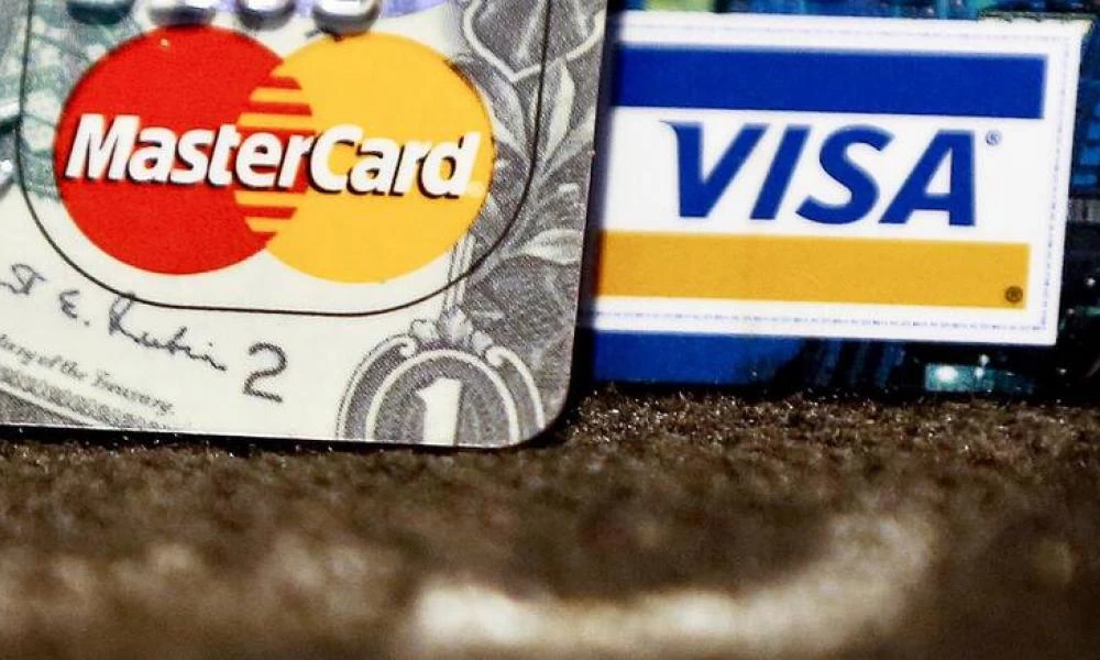 Πόλεμος στην Ουκρανία: Visa και Mastercard διακόπτουν τη δραστηριότητά τους στη Ρωσία